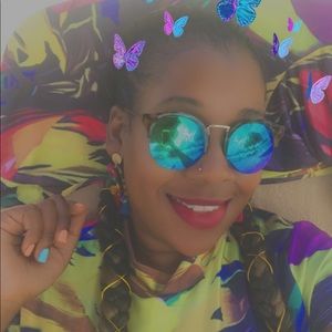 Meet your Posher, Lauryce